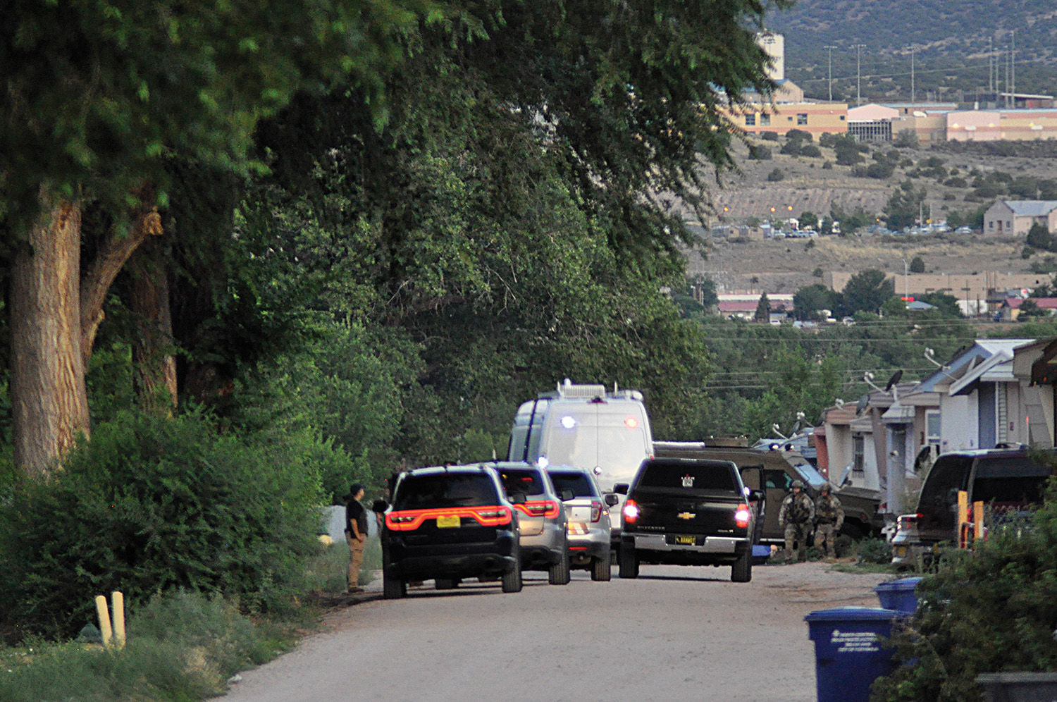 cops FBI Raid 1.jpg